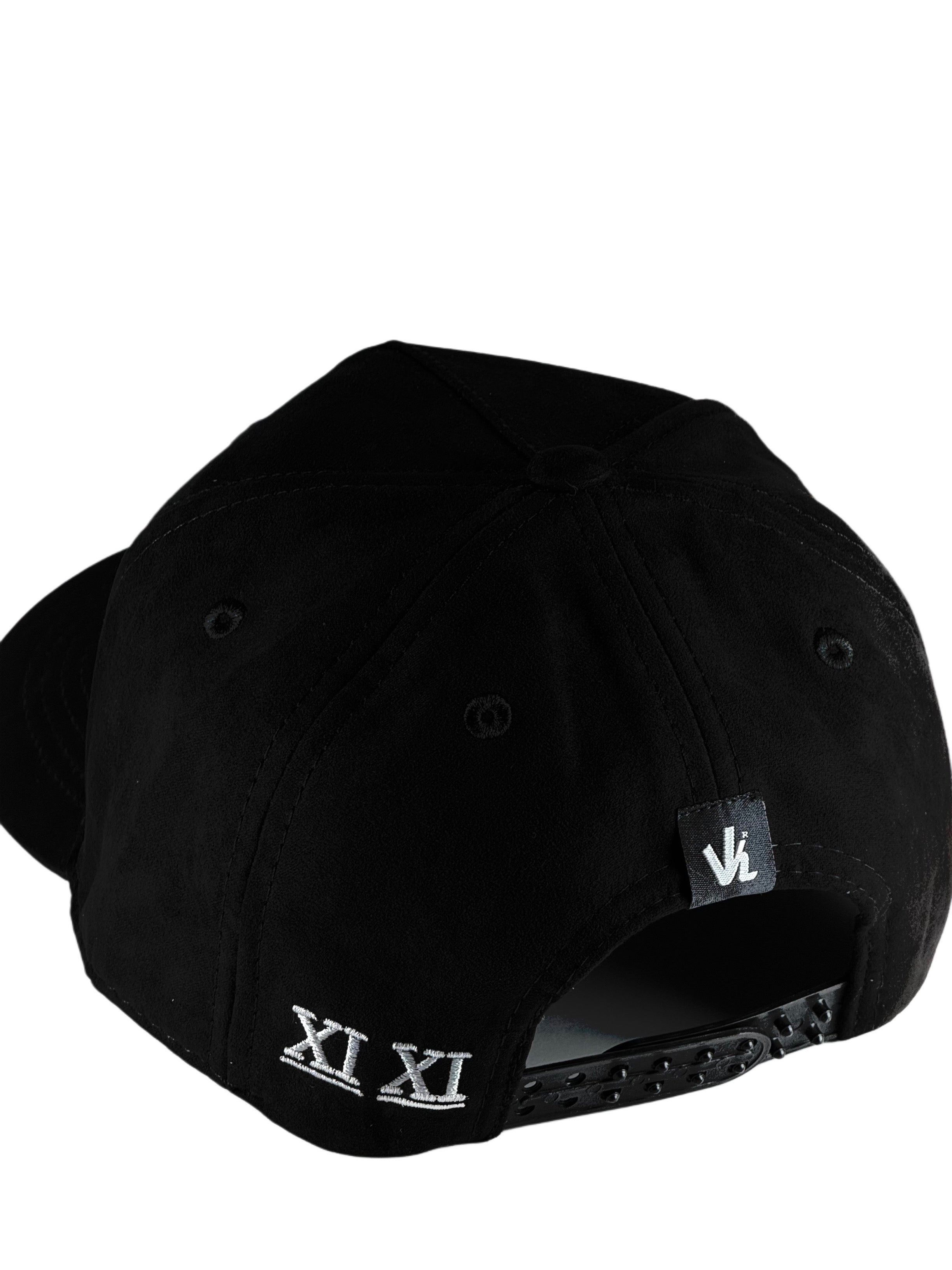 GORRA NEGRA EDICIÓN LIMITADA – NEW PHRASE BLACK AND WHITE
